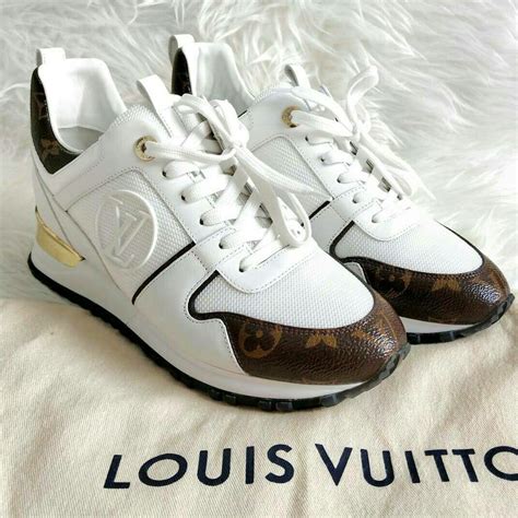 tenis louis vuitton run away precio|Tenis Run Away .